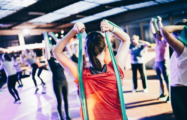 El Poder de las Clases Grupales: La Mejor Manera de Alcanzar Tus Metas de Fitness