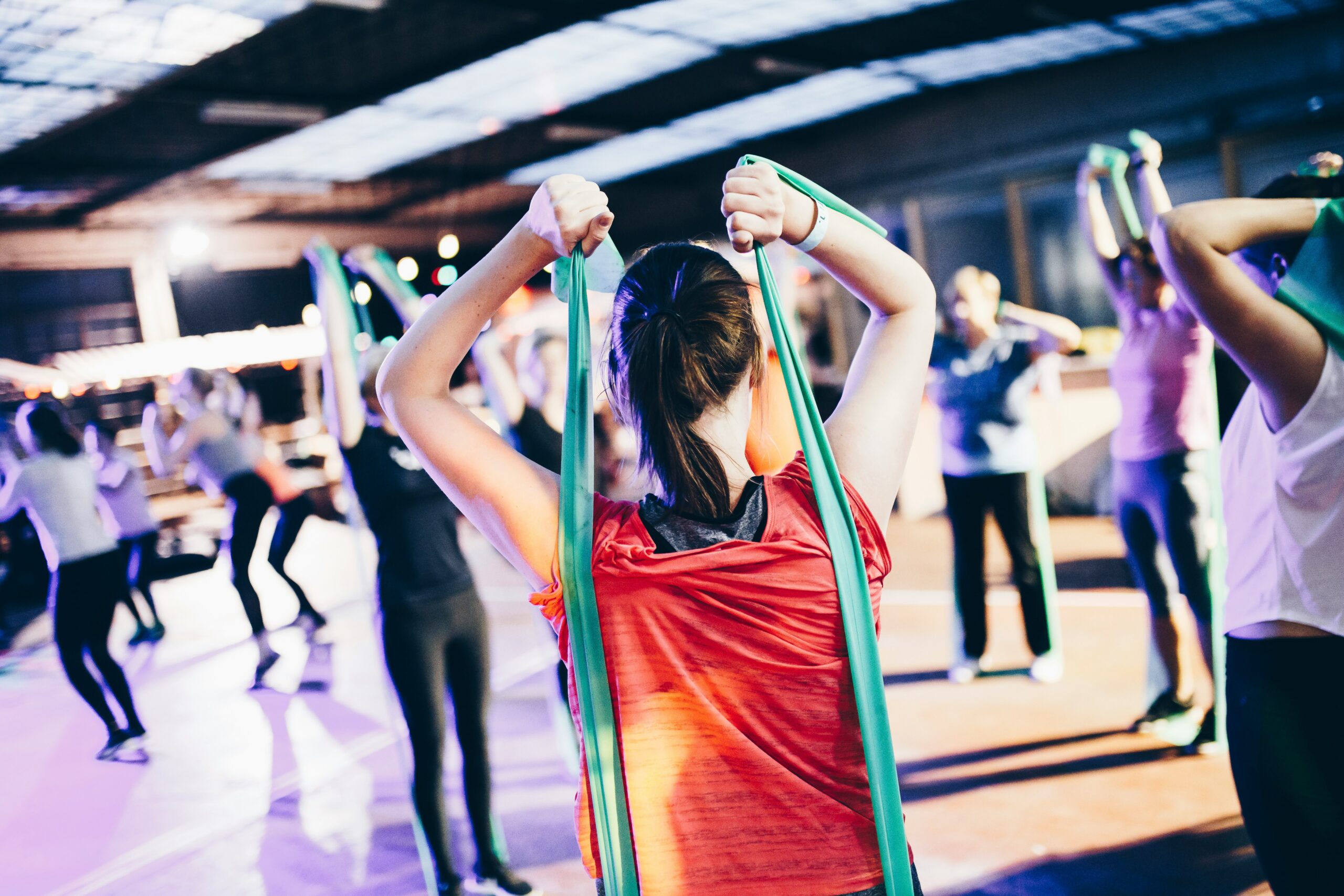 El Poder de las Clases Grupales: La Mejor Manera de Alcanzar Tus Metas de Fitness